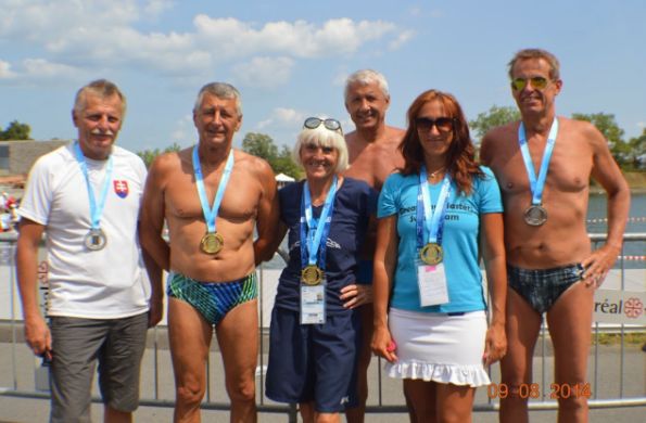 Peter Nahálka s plavcami na Majstrovstvách sveta v plávaní masters 2014 v Montreale